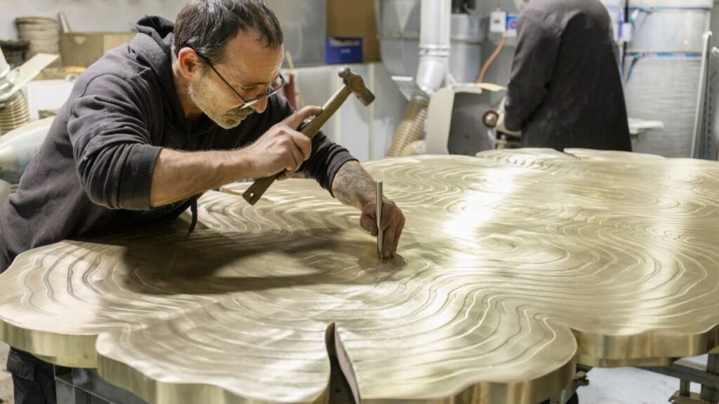 7 things seasoned antiques shoppers always look for when buying secondhand