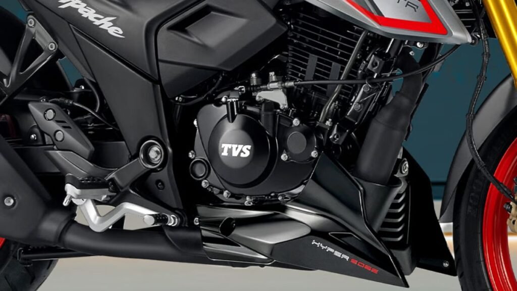 TVS Apache RTR 160: 159.7cc Engine, Premium Design, 55 kmpl Mileage, and Priced at Just ₹1.02 Lakh