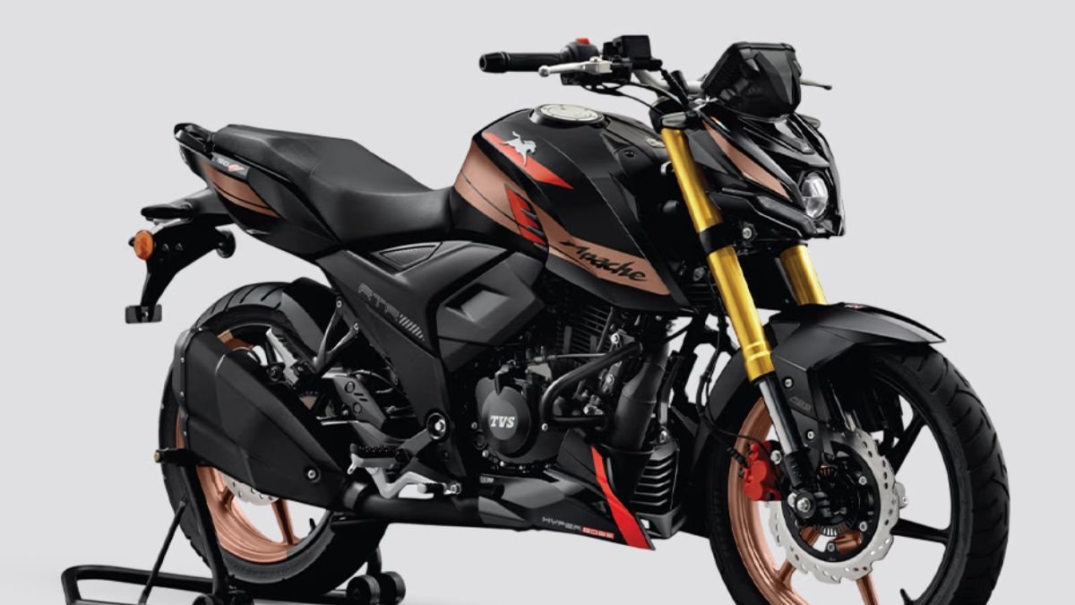 TVS Apache RTR 160: 159.7cc Engine, Premium Design, 55 kmpl Mileage, and Priced at Just ₹1.02 Lakh